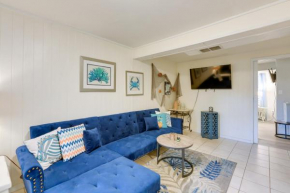 Cabana Breeze Rockport Rental 2 Blocks to Bay!